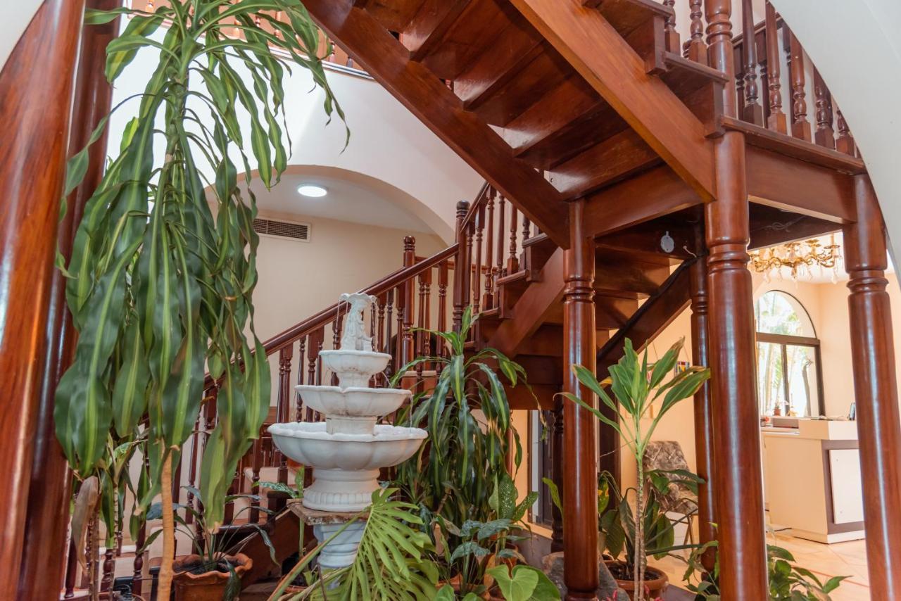 Casa Blanca Hotel Сиудад дел Есте Екстериор снимка