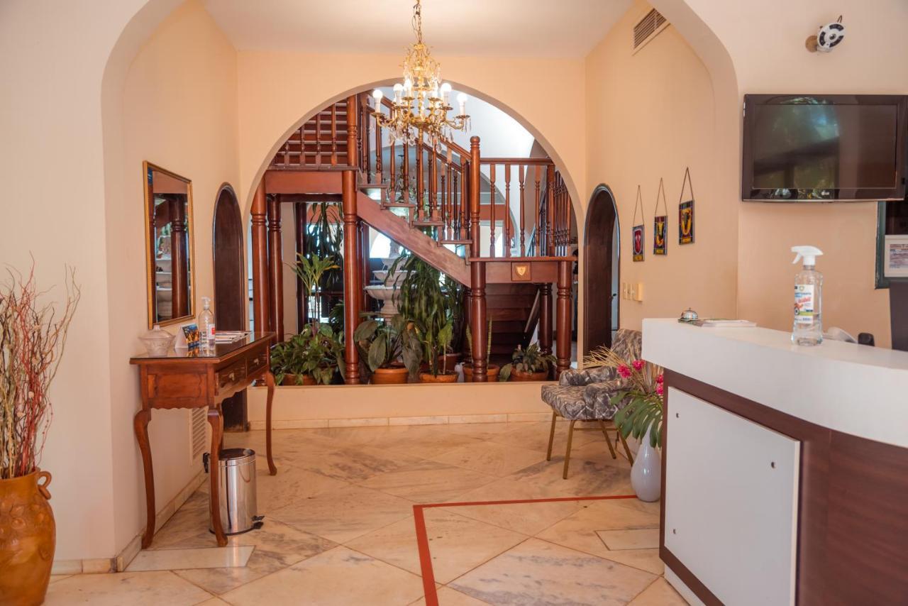 Casa Blanca Hotel Сиудад дел Есте Екстериор снимка