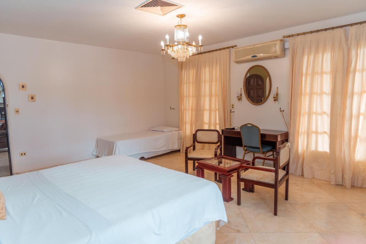 Casa Blanca Hotel Сиудад дел Есте Екстериор снимка
